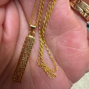 18 Real Gold Pendant & Necklace 18 inches